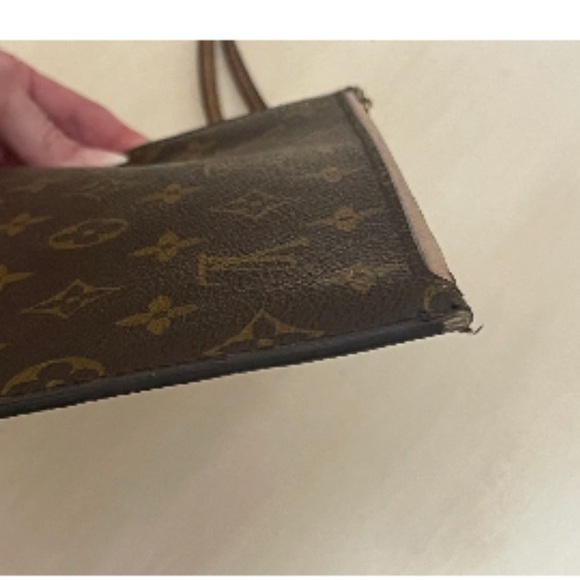 Louis Vuitton MM pouch - Picture 3 of 8